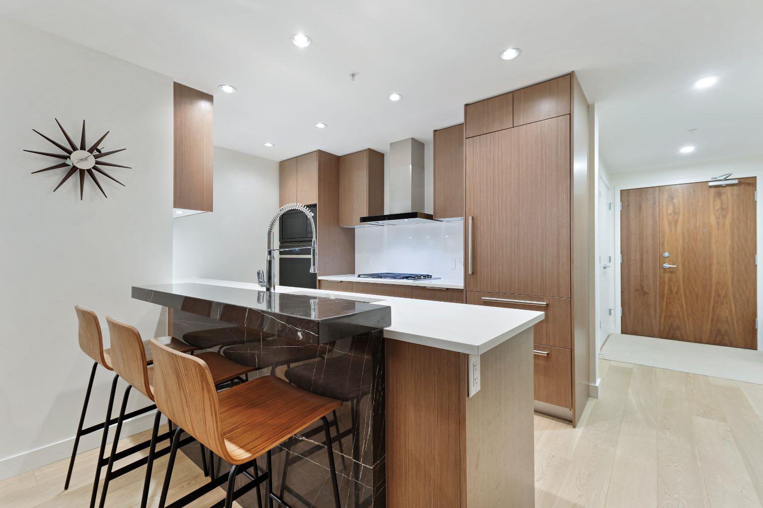 104, 128 Waterfront Court SW