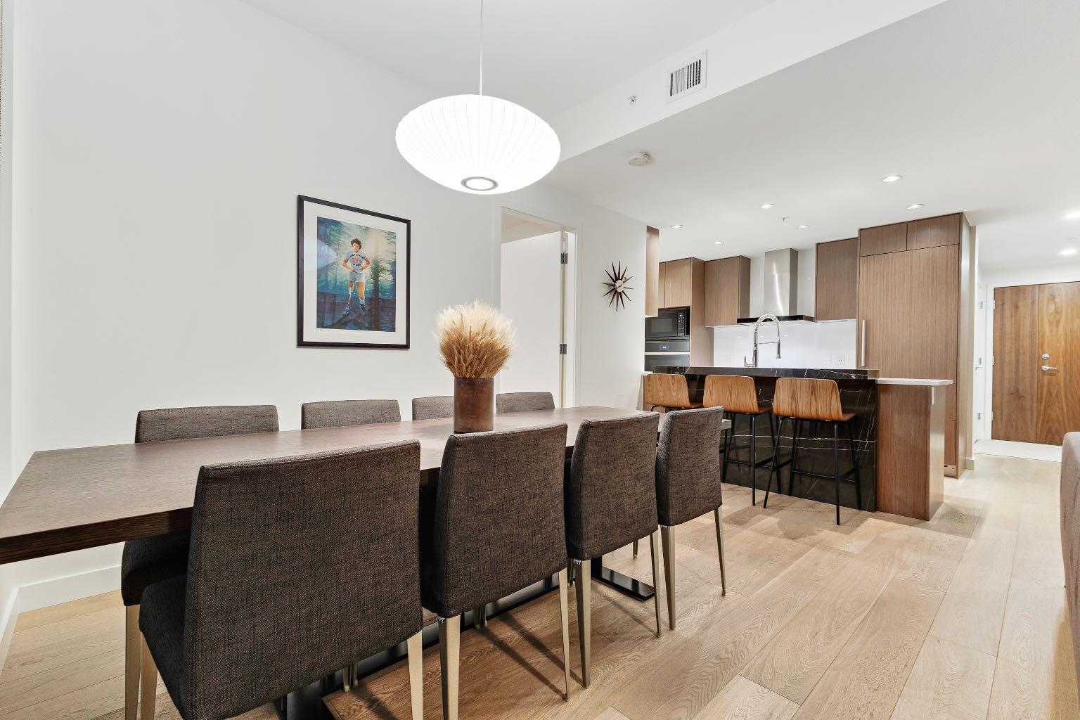 104, 128 Waterfront Court SW