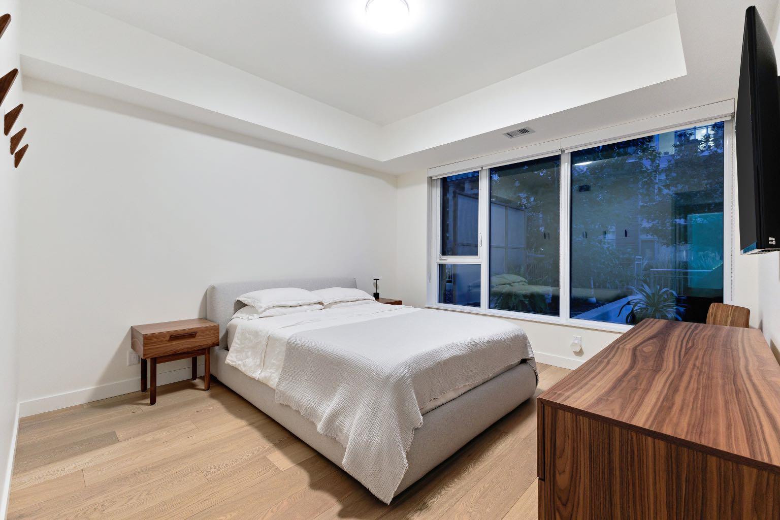 104, 128 Waterfront Court SW