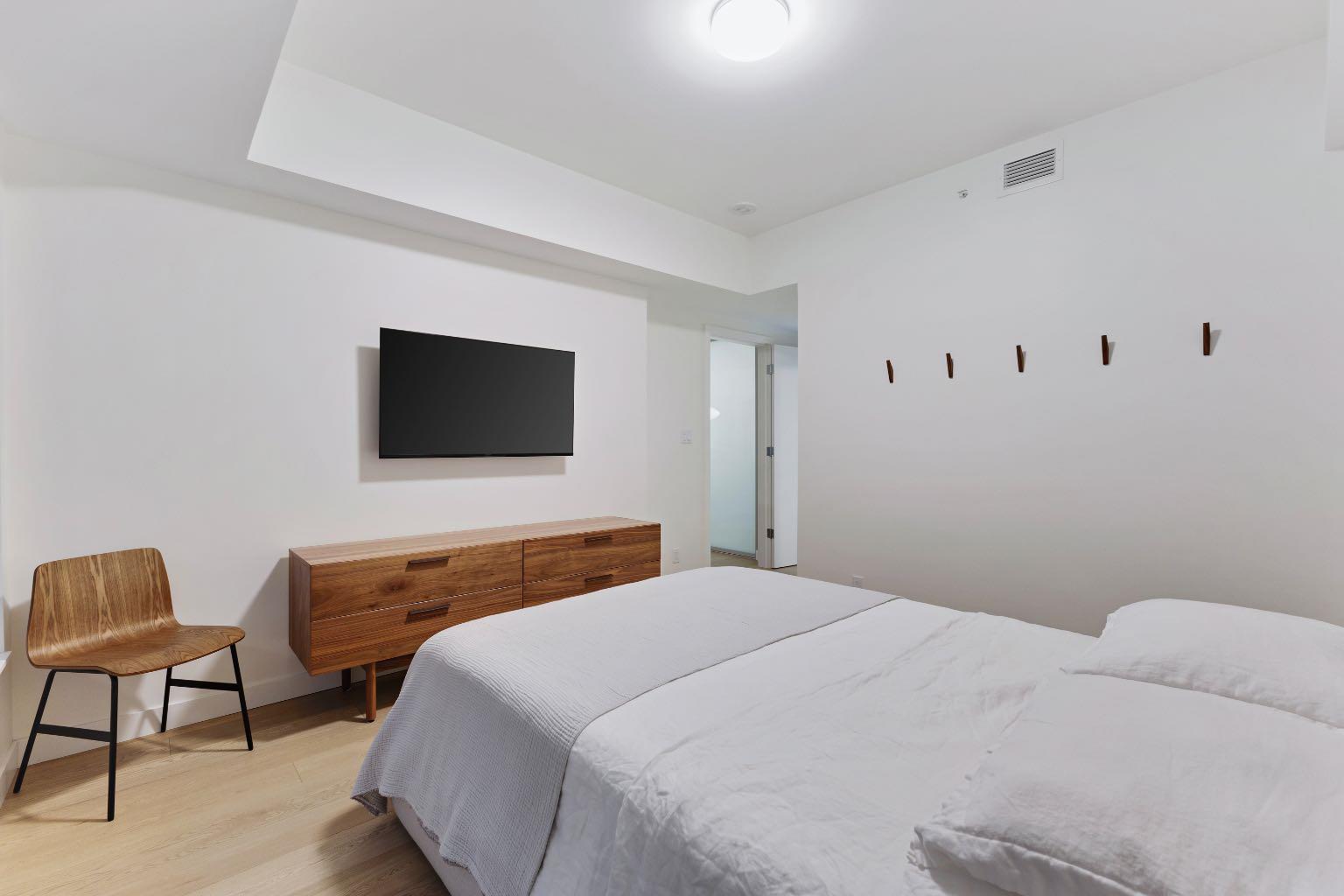 104, 128 Waterfront Court SW