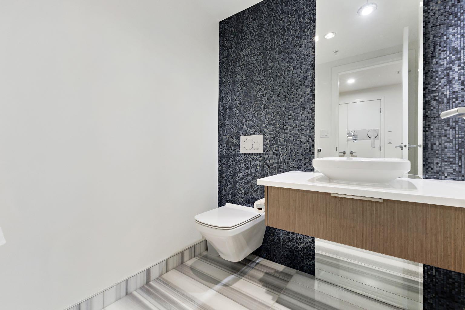 104, 128 Waterfront Court SW