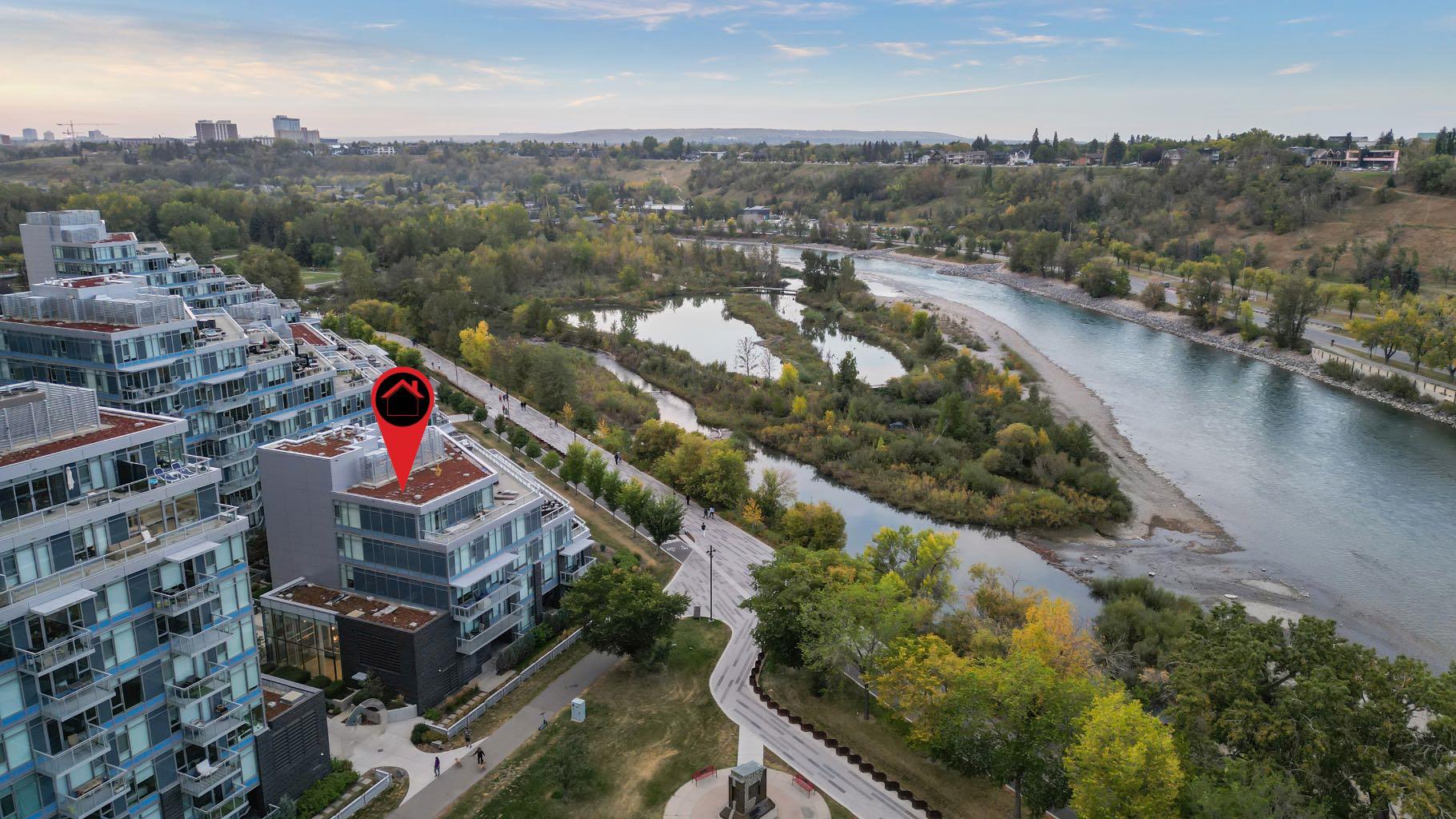 104, 128 Waterfront Court SW