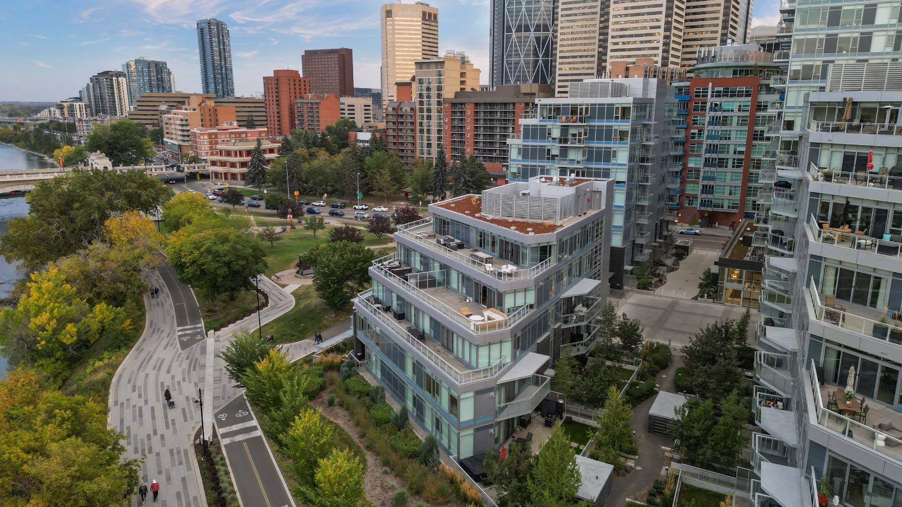 104, 128 Waterfront Court SW