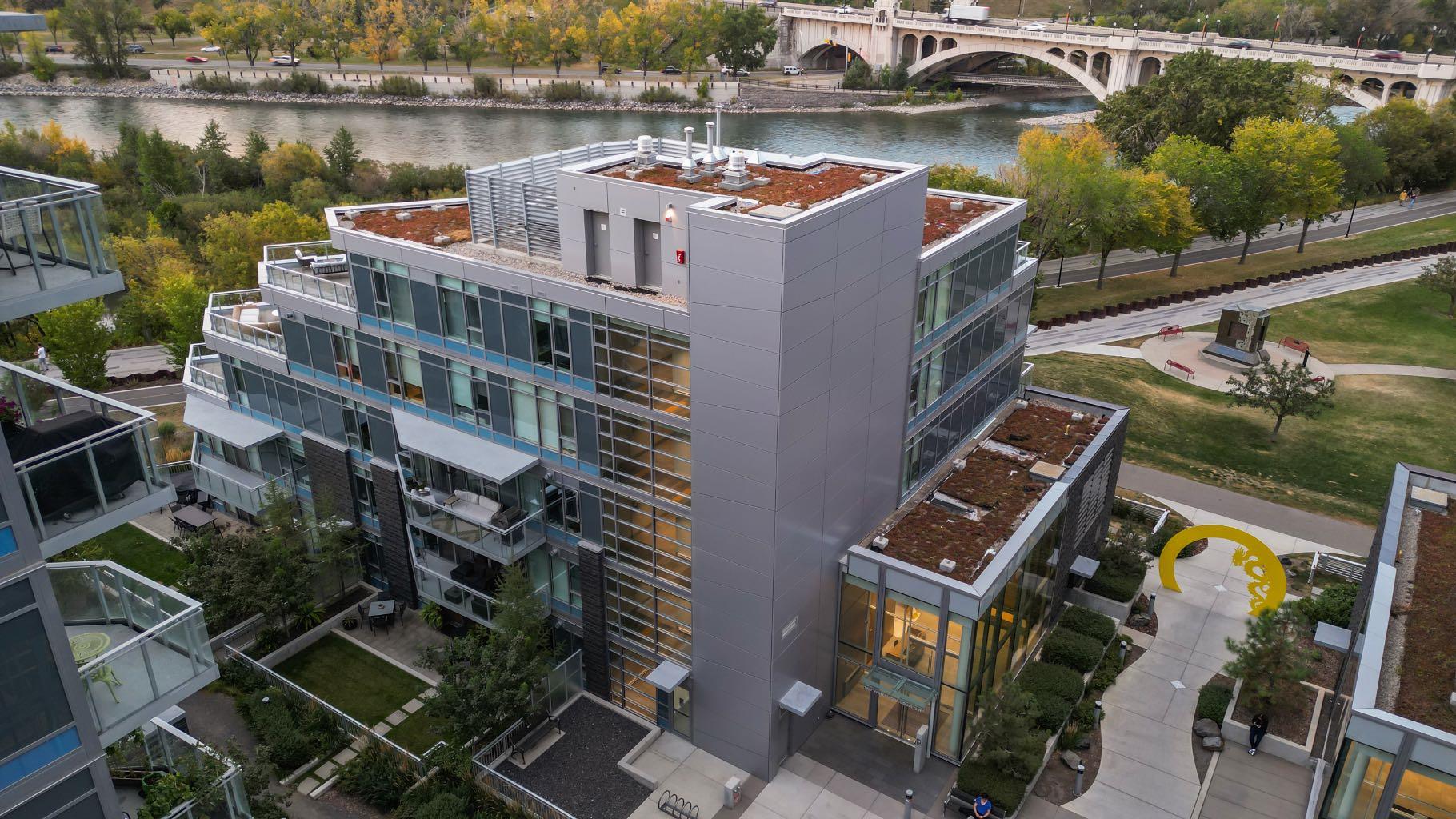 104, 128 Waterfront Court SW
