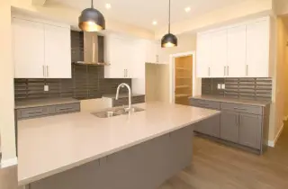 63 Sunrise Heath 