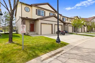 81 Copperpond Landing SE