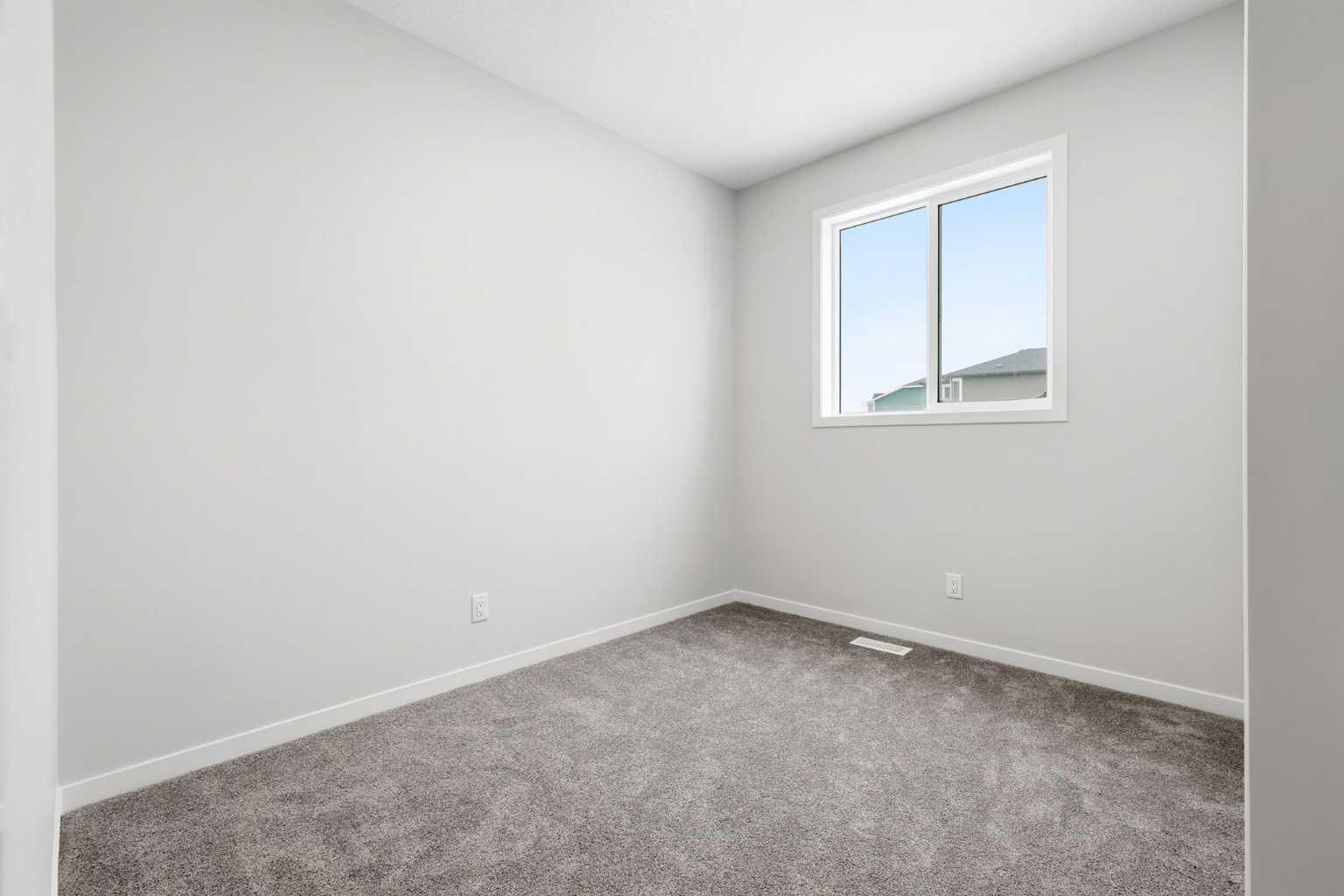 170 Herron Way NE