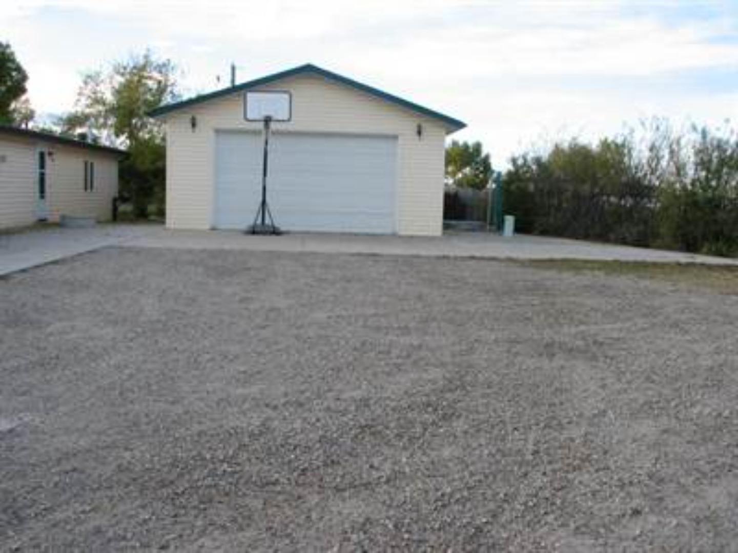 8080R 9 Avenue SE