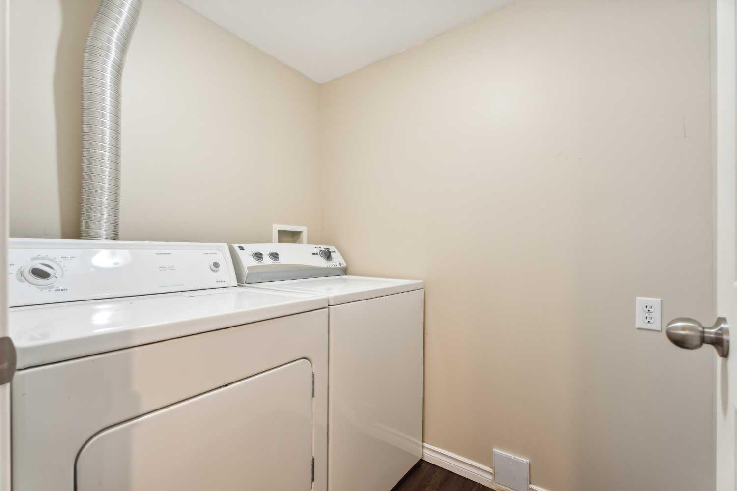 73 Rocky Ridge Heath NW