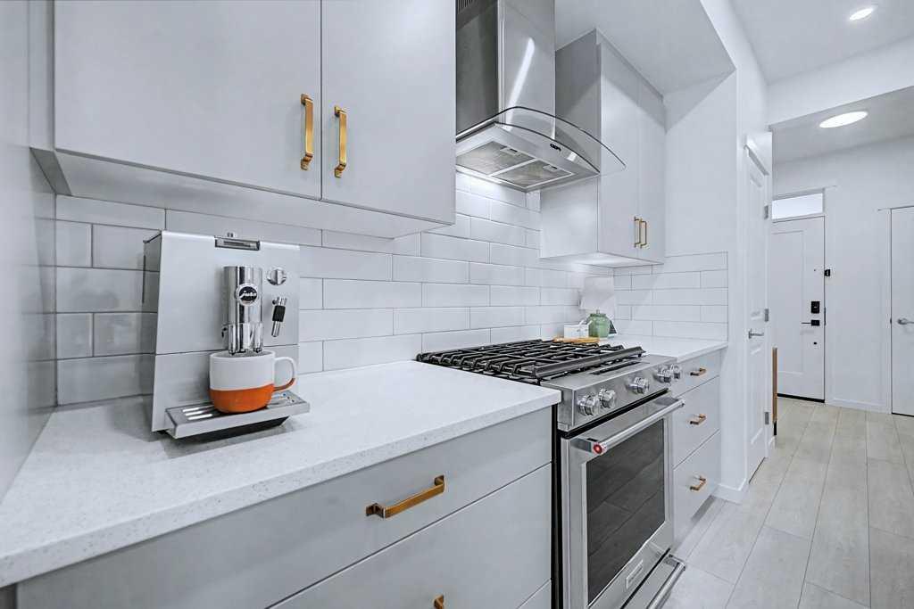 250 Hotchkiss Common SE