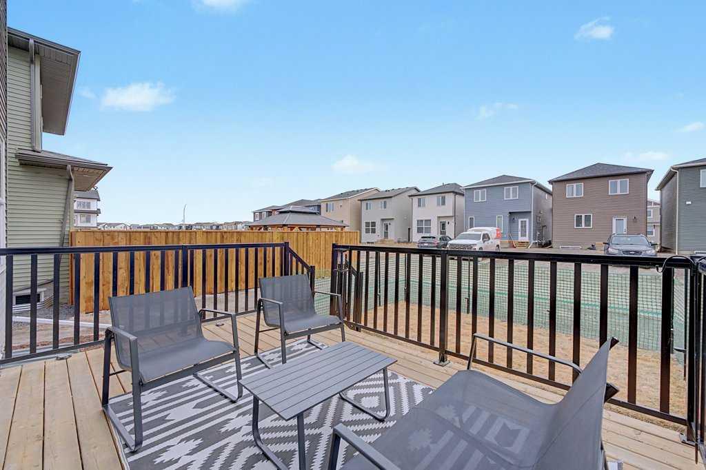 250 Hotchkiss Common SE