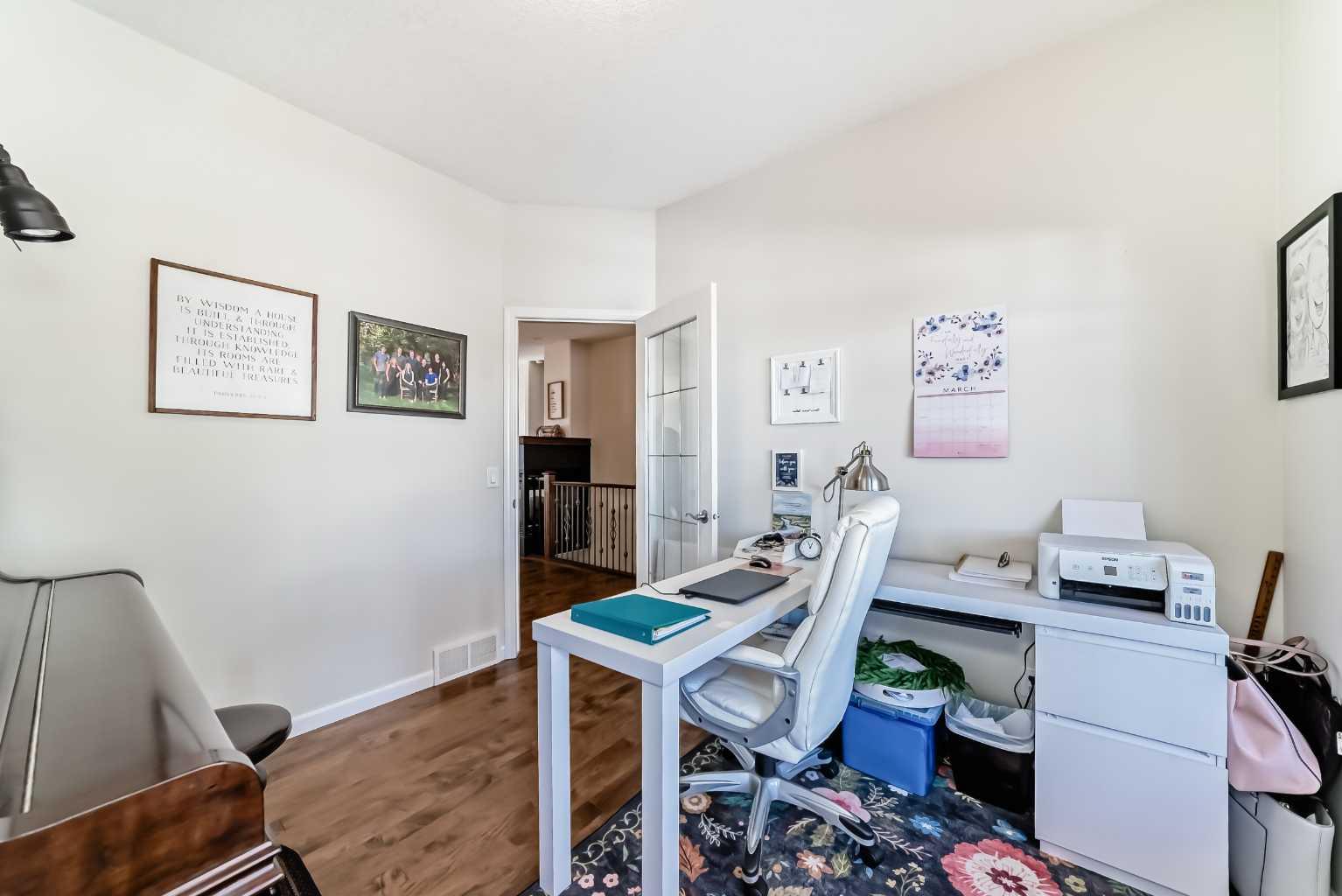 5 Bridle Estates Road SW