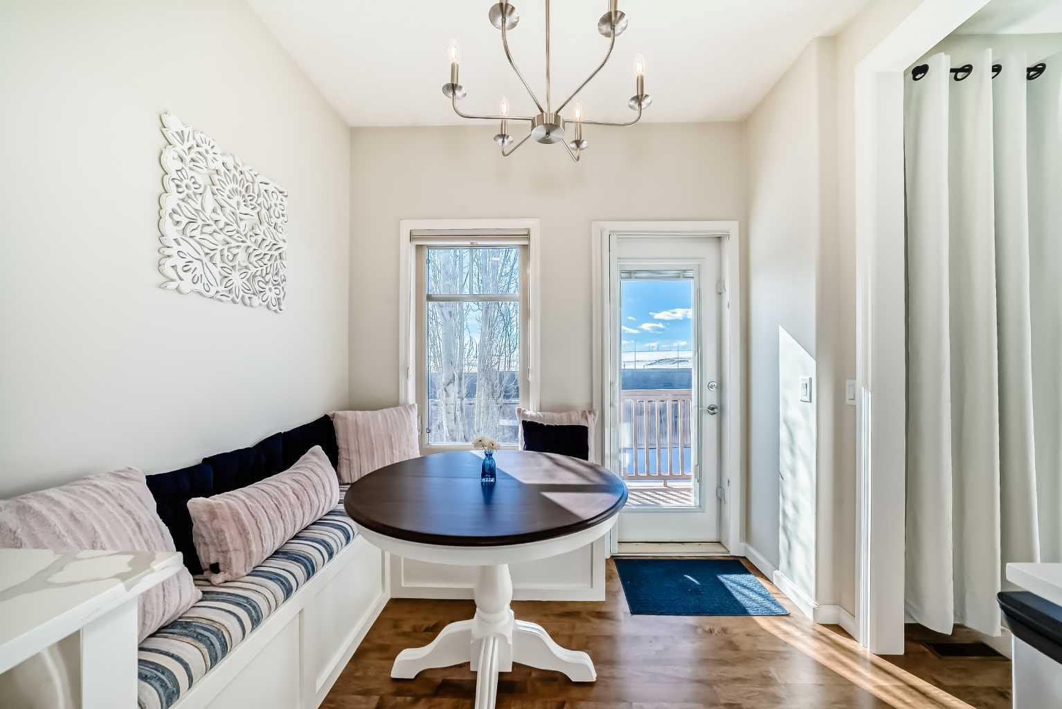 5 Bridle Estates Road SW