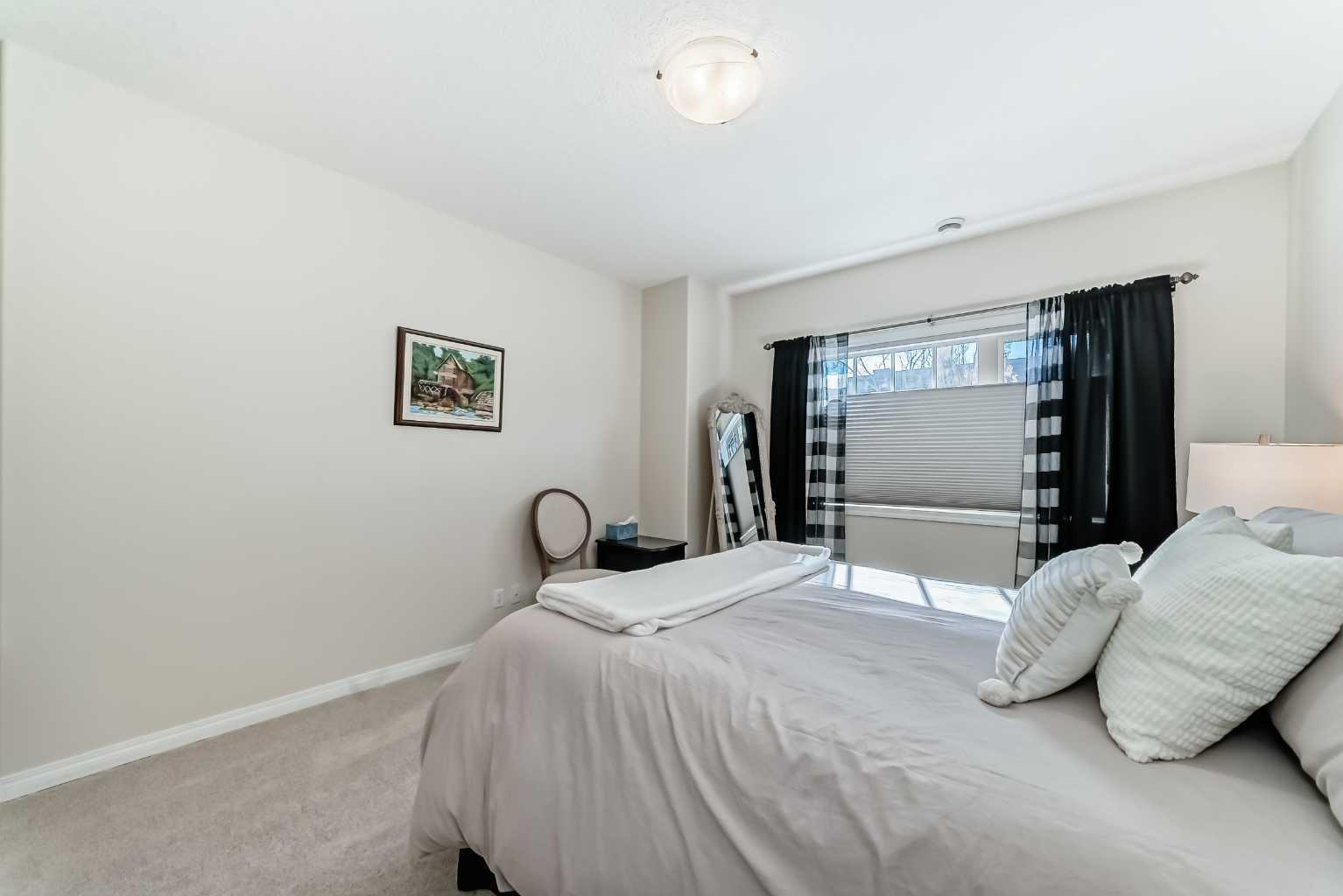 5 Bridle Estates Road SW