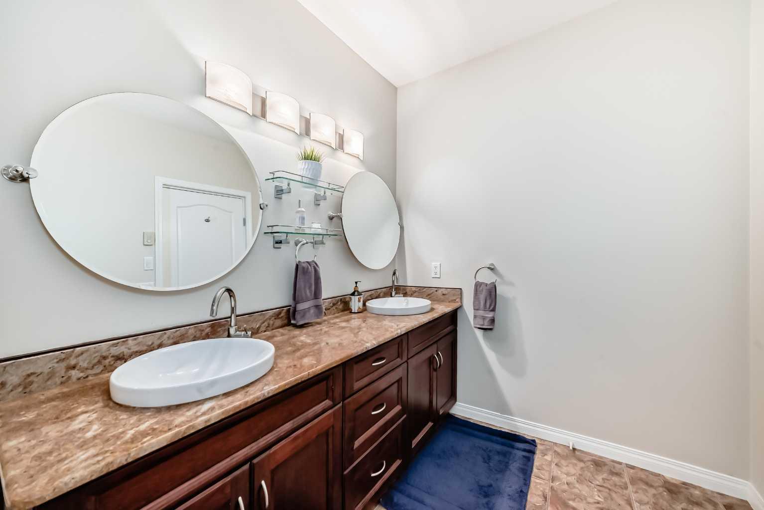 5 Bridle Estates Road SW