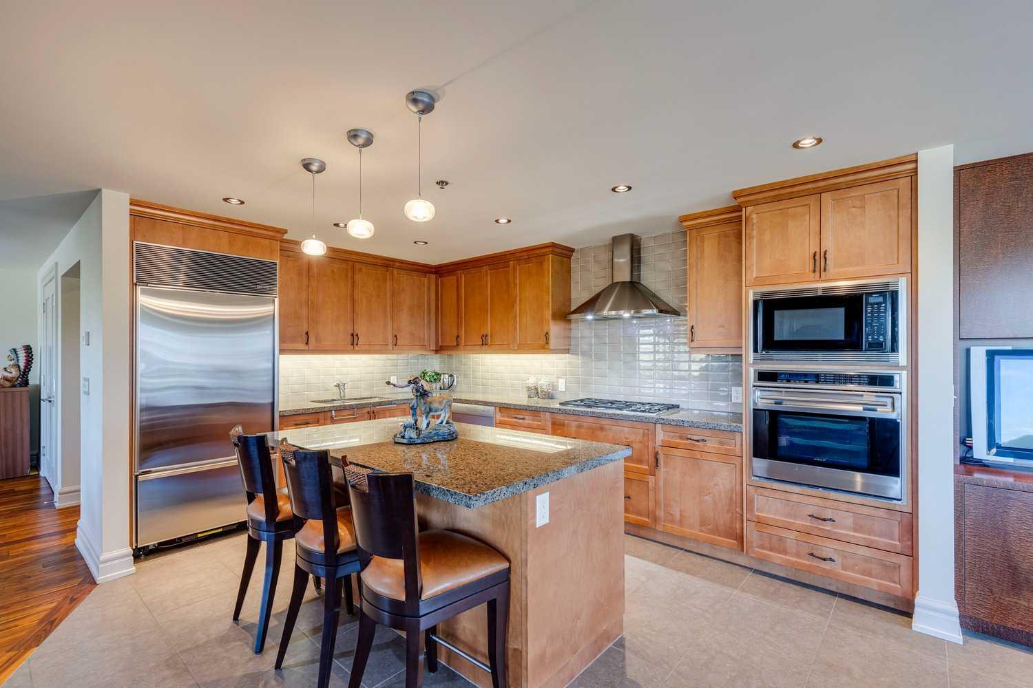 702, 600 Princeton Way SW