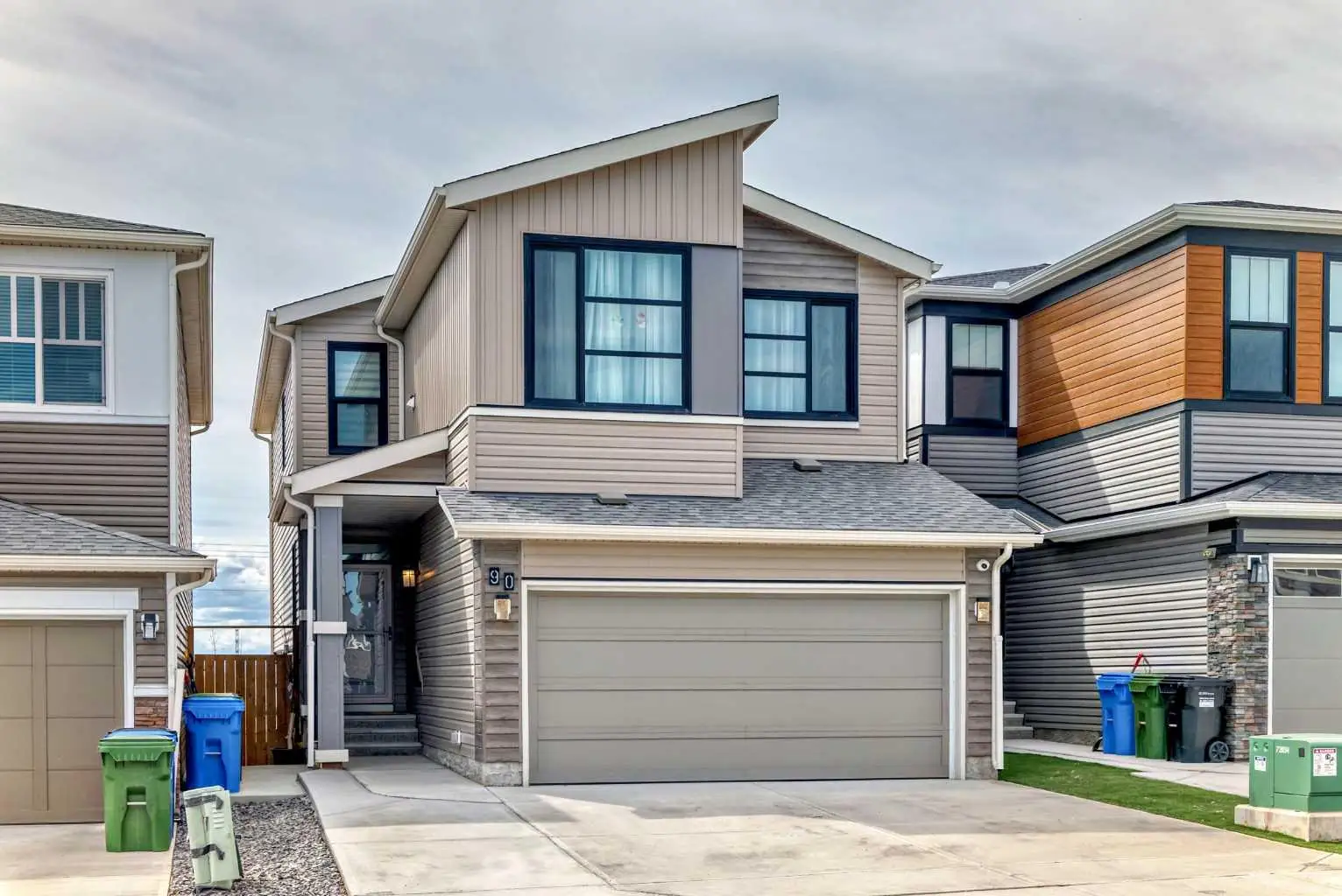90 Howse Common NE