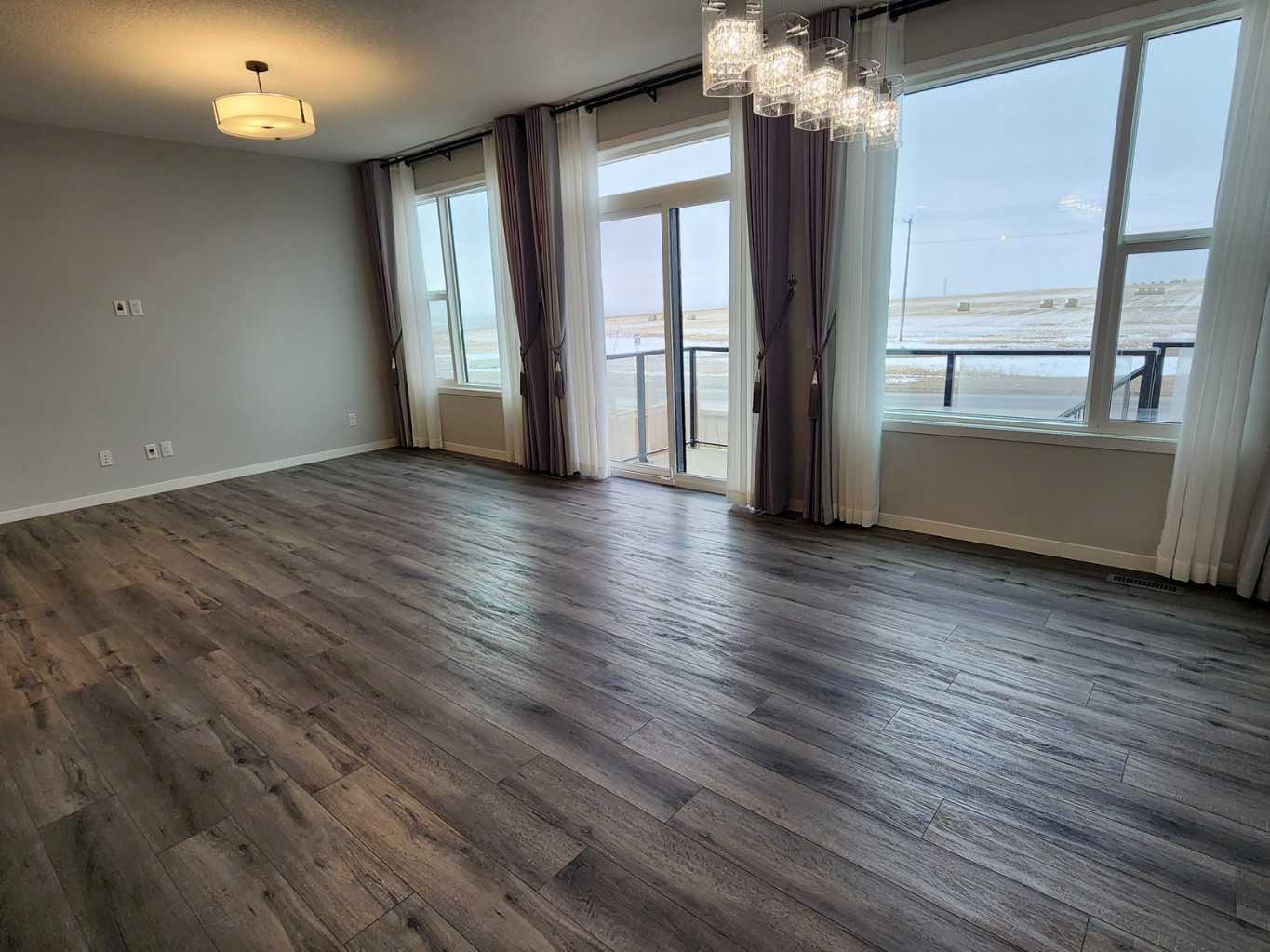90 Howse Common NE