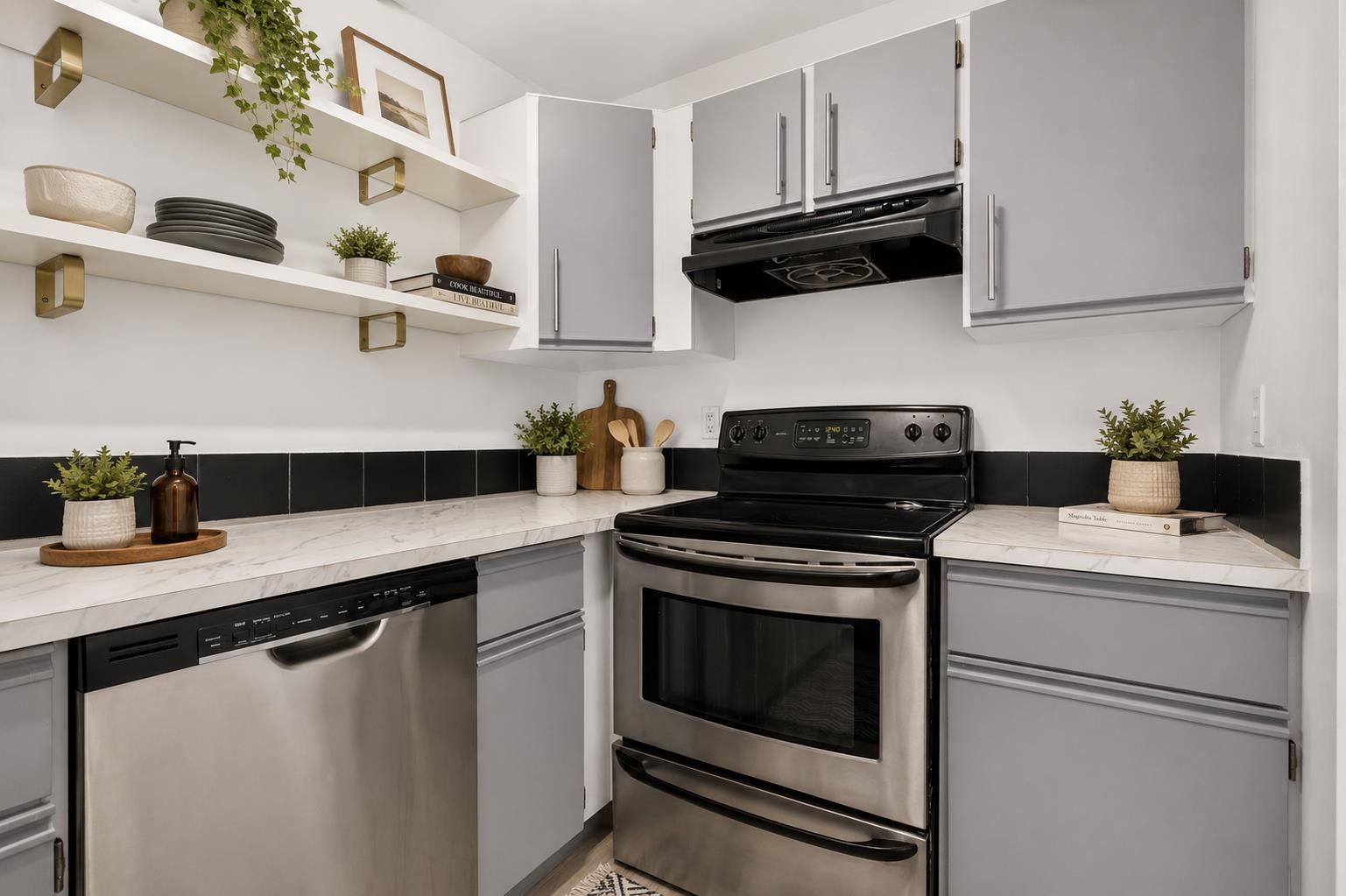 303, 333 Garry Crescent NE