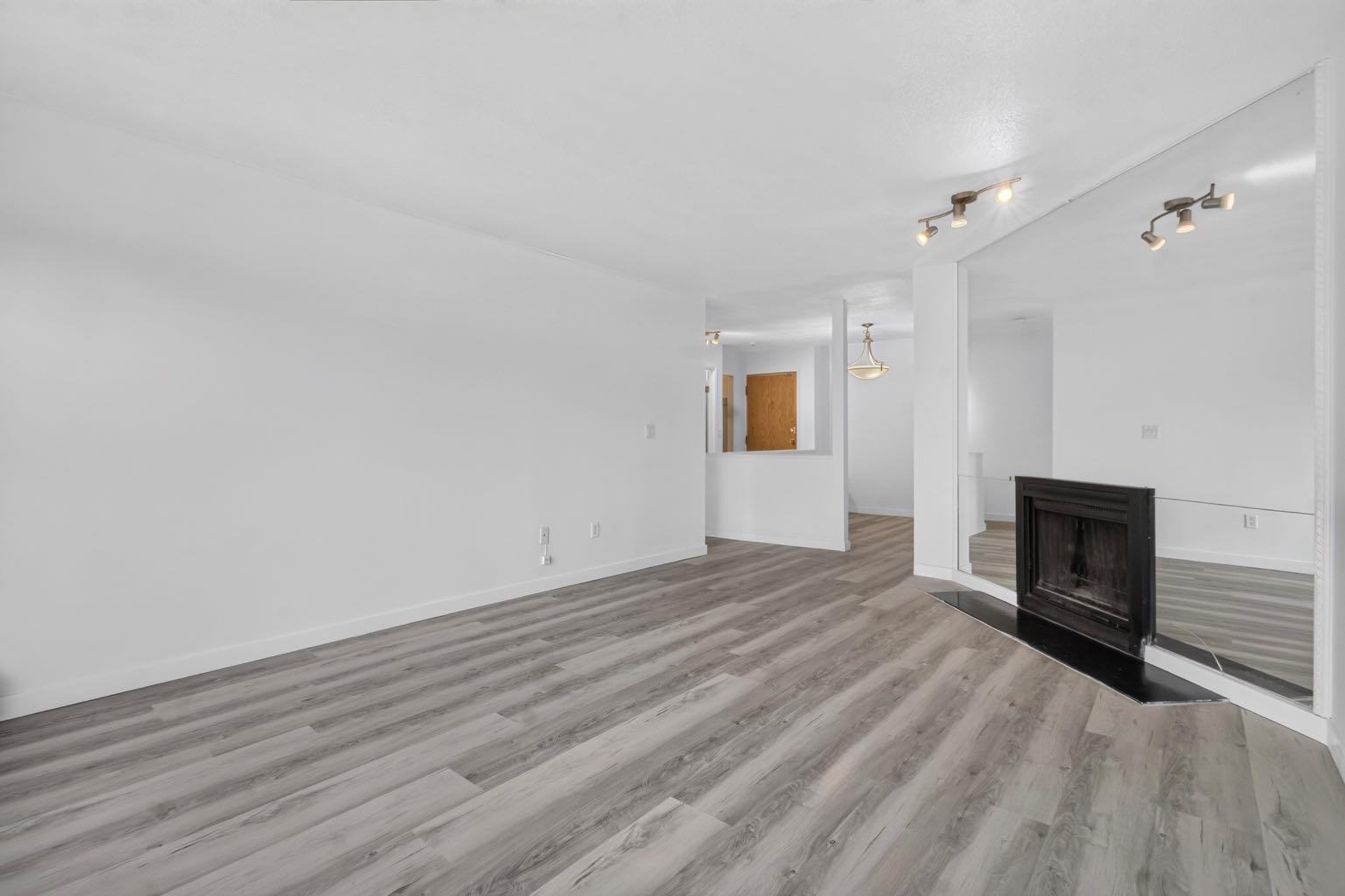 303, 333 Garry Crescent NE