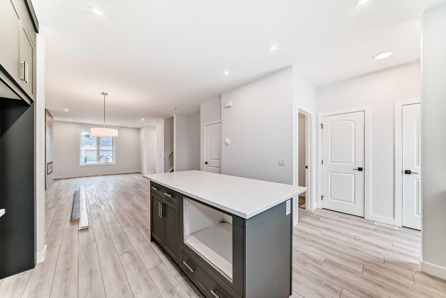 48 Monarch Bend 