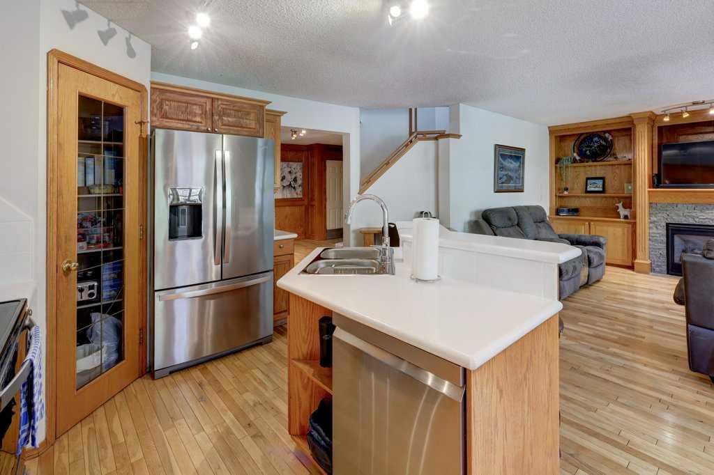 182 Harvest Creek Close NE