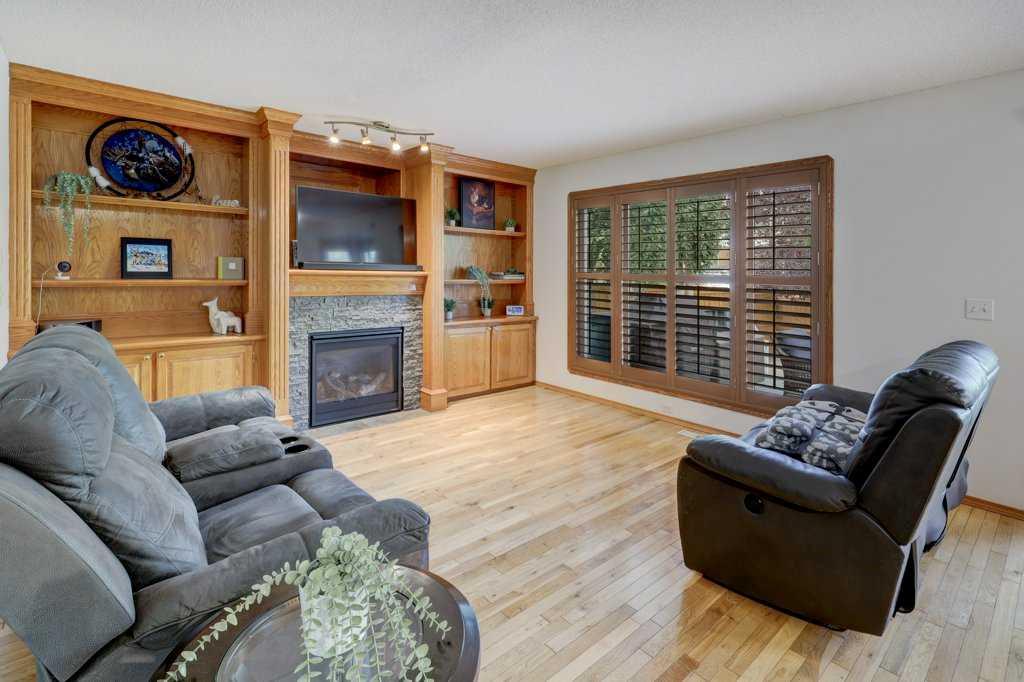182 Harvest Creek Close NE
