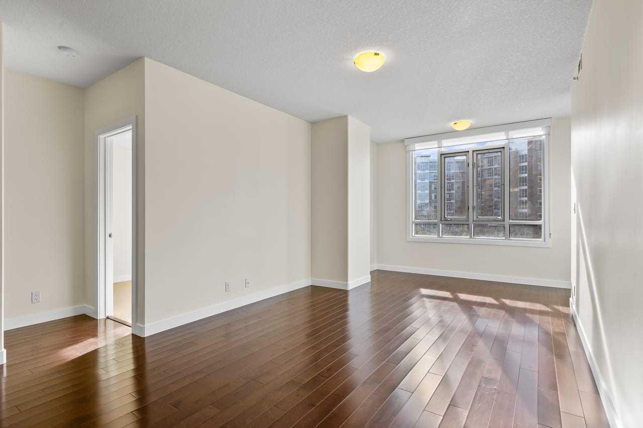 310, 16 Varsity Estates Circle NW