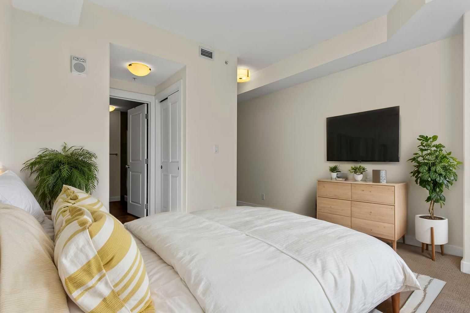 310, 16 Varsity Estates Circle NW
