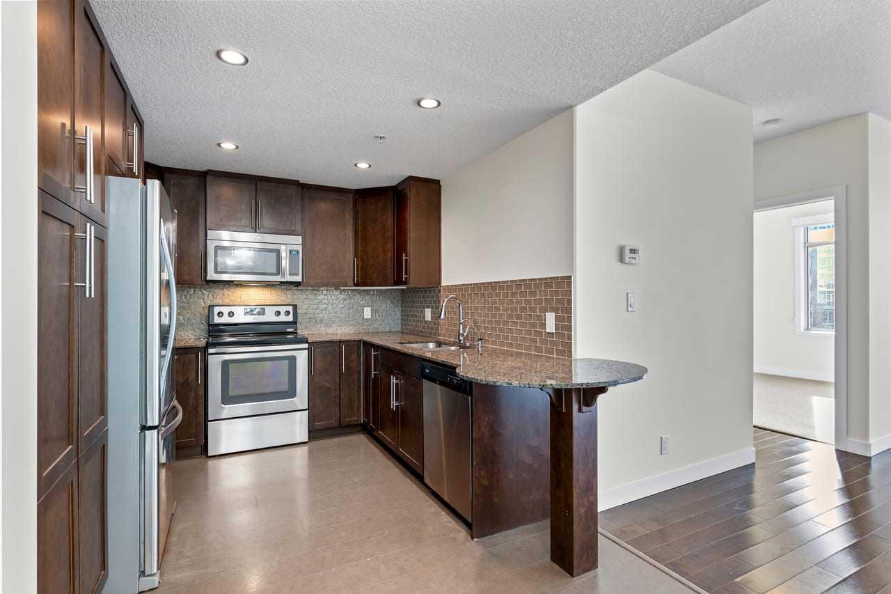 310, 16 Varsity Estates Circle NW