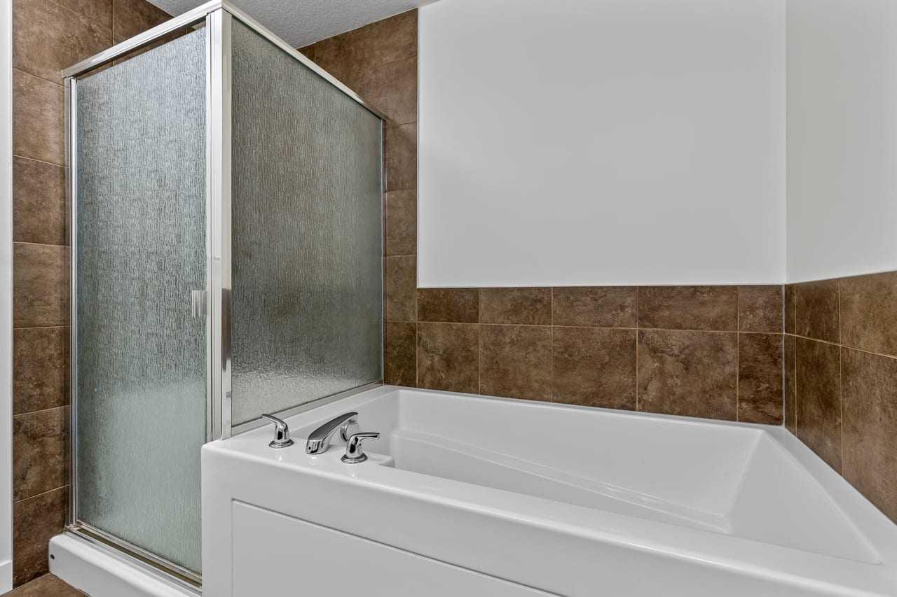 310, 16 Varsity Estates Circle NW