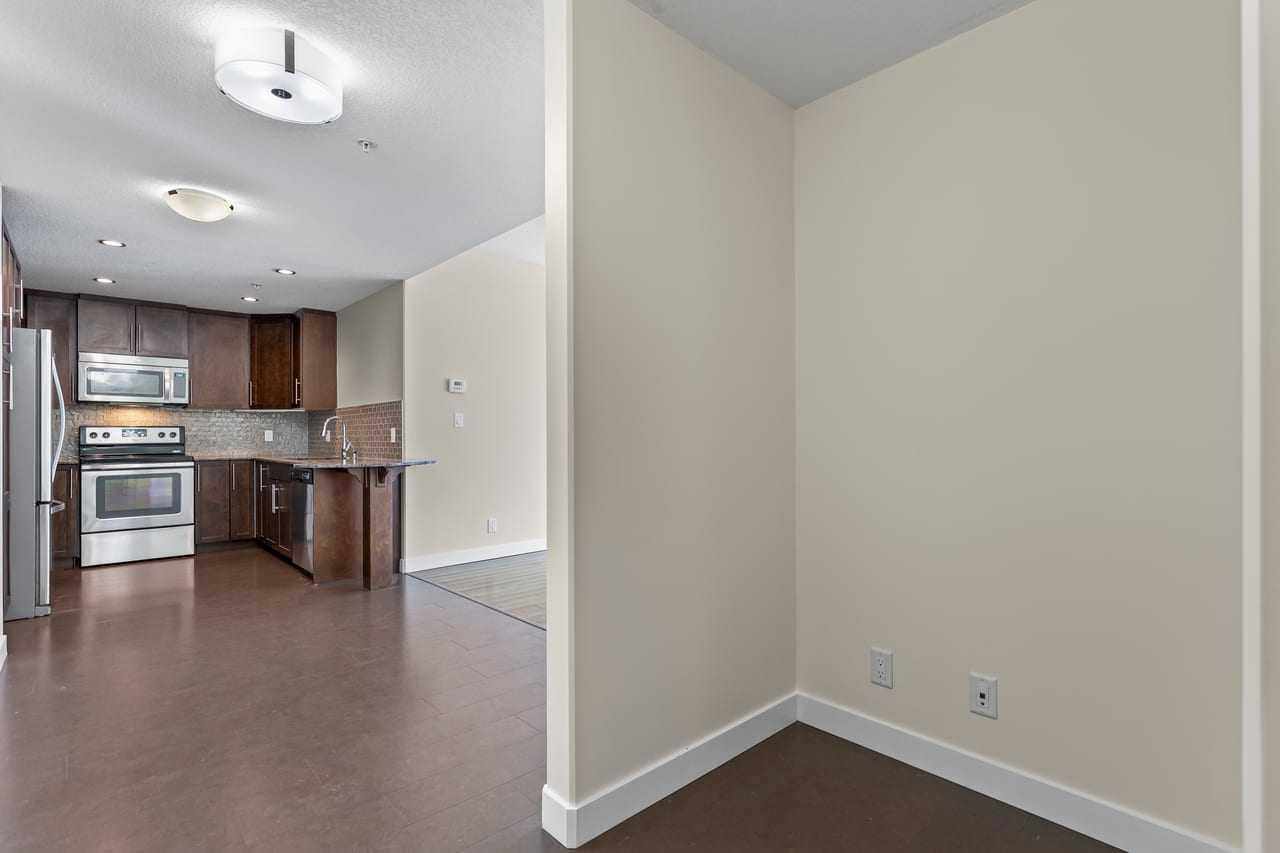310, 16 Varsity Estates Circle NW