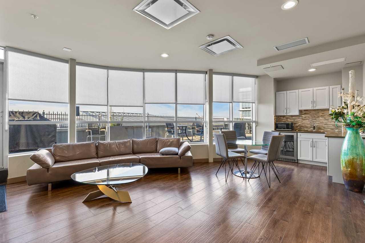 310, 16 Varsity Estates Circle NW
