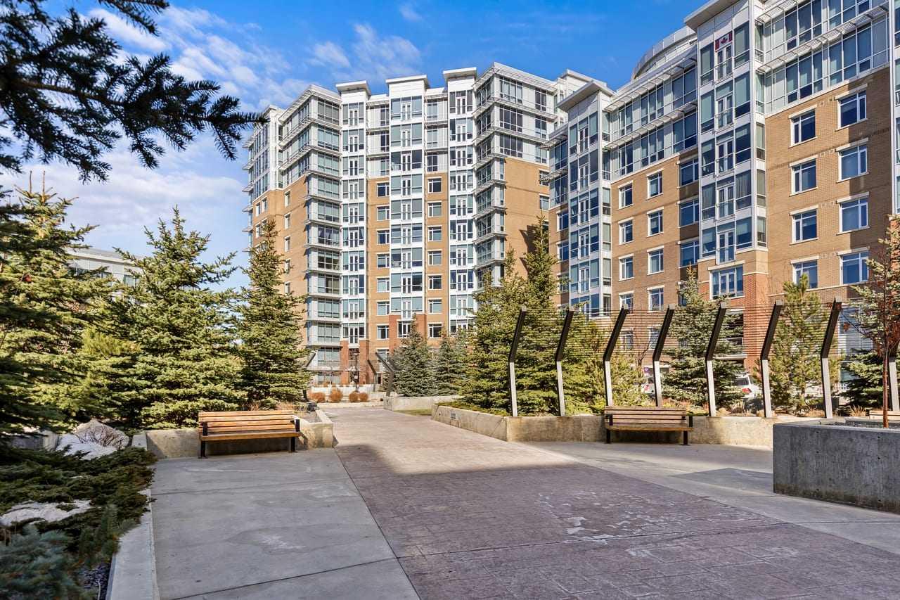 310, 16 Varsity Estates Circle NW
