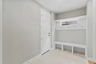 160 Vantage Drive 