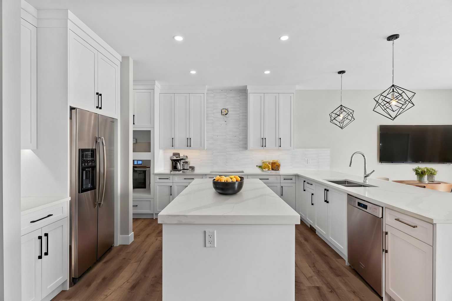 160 Vantage Drive 