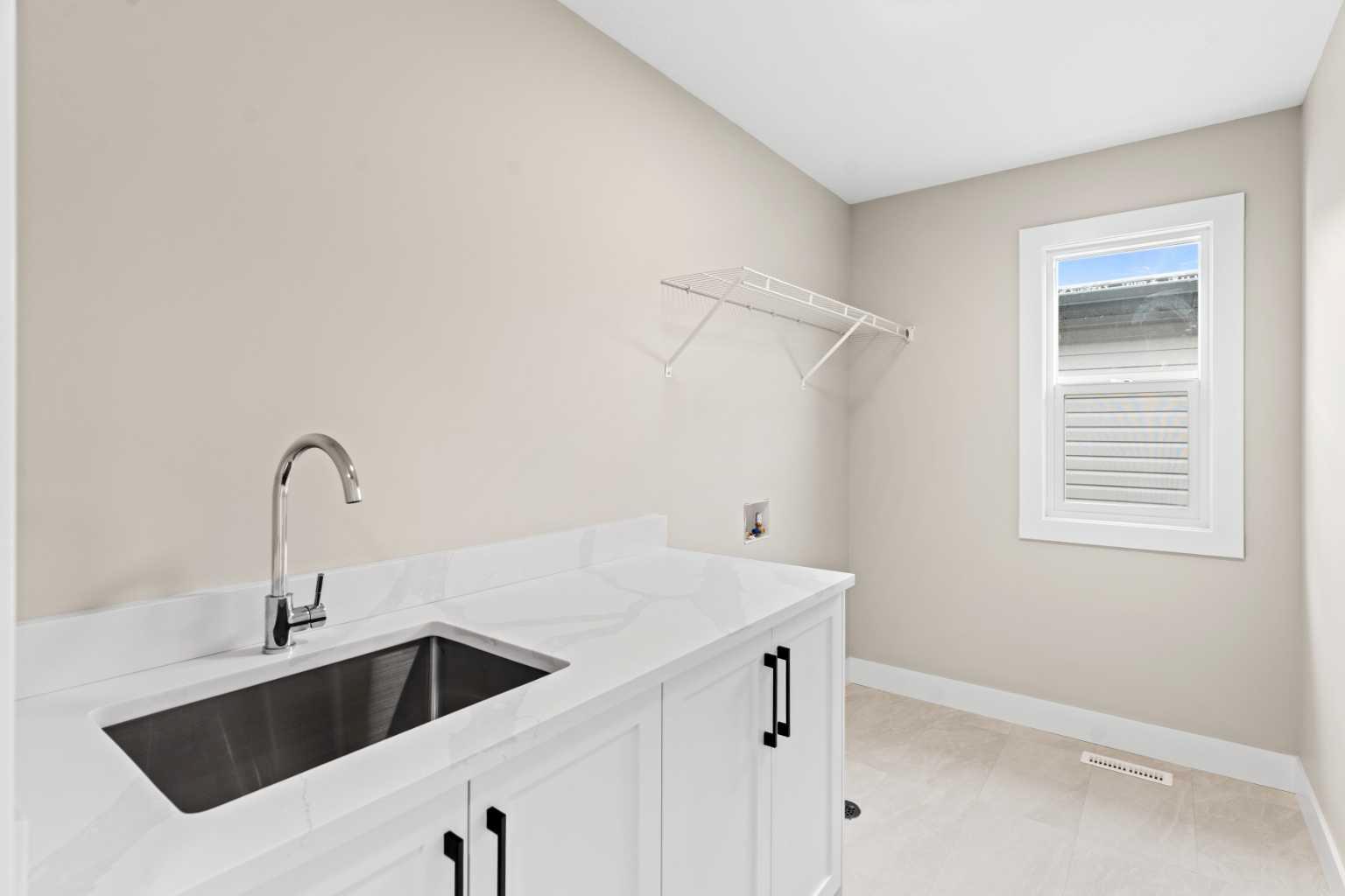 160 Vantage Drive 