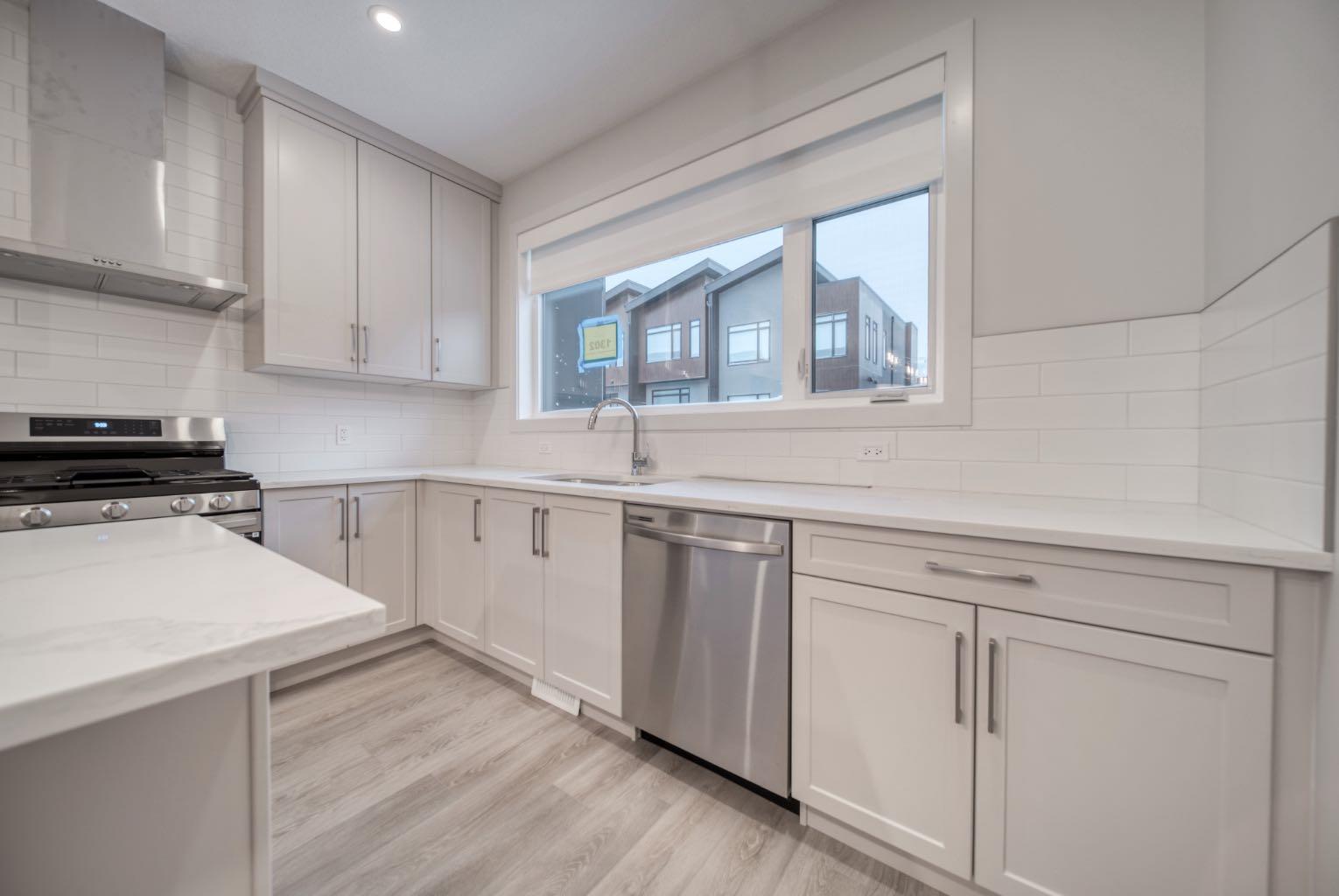 81 Royal Elm Green NW