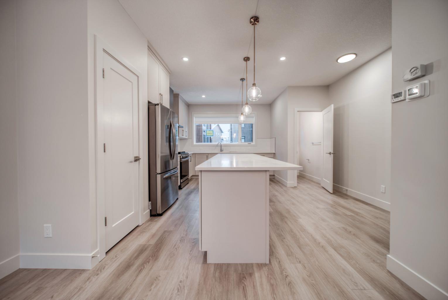 81 Royal Elm Green NW