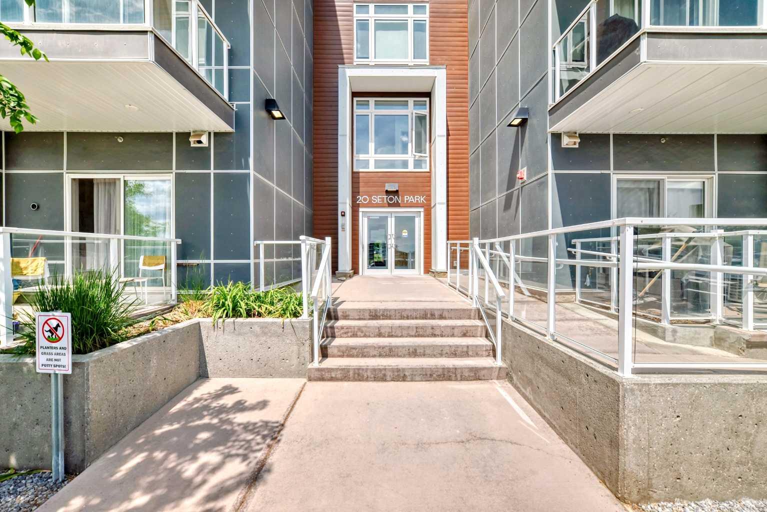 212, 20 Seton Park SE