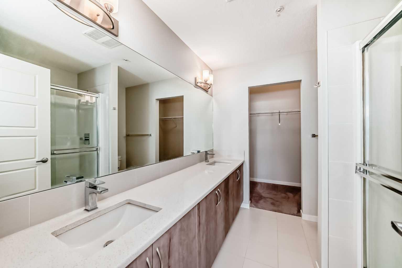 212, 20 Seton Park SE