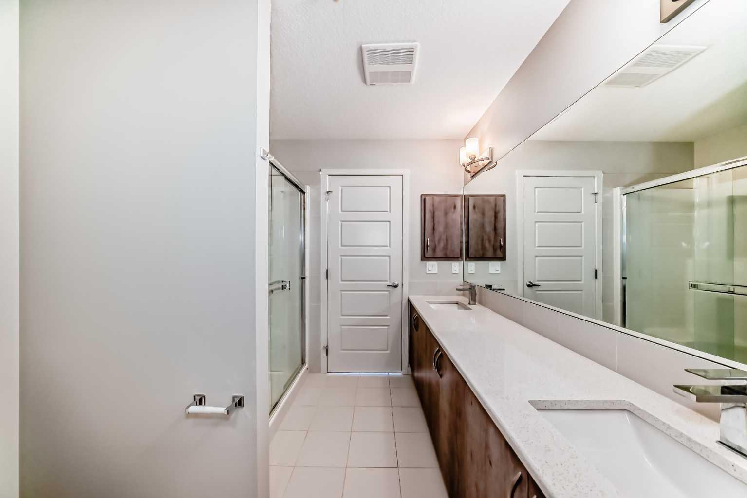 212, 20 Seton Park SE