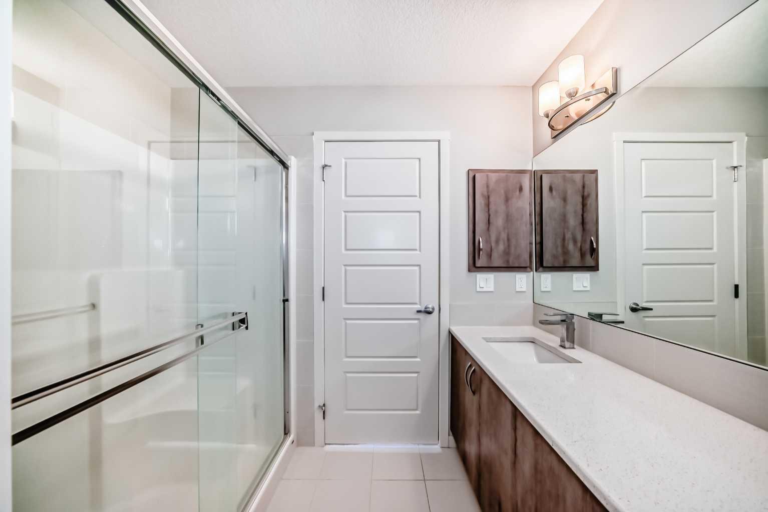 212, 20 Seton Park SE
