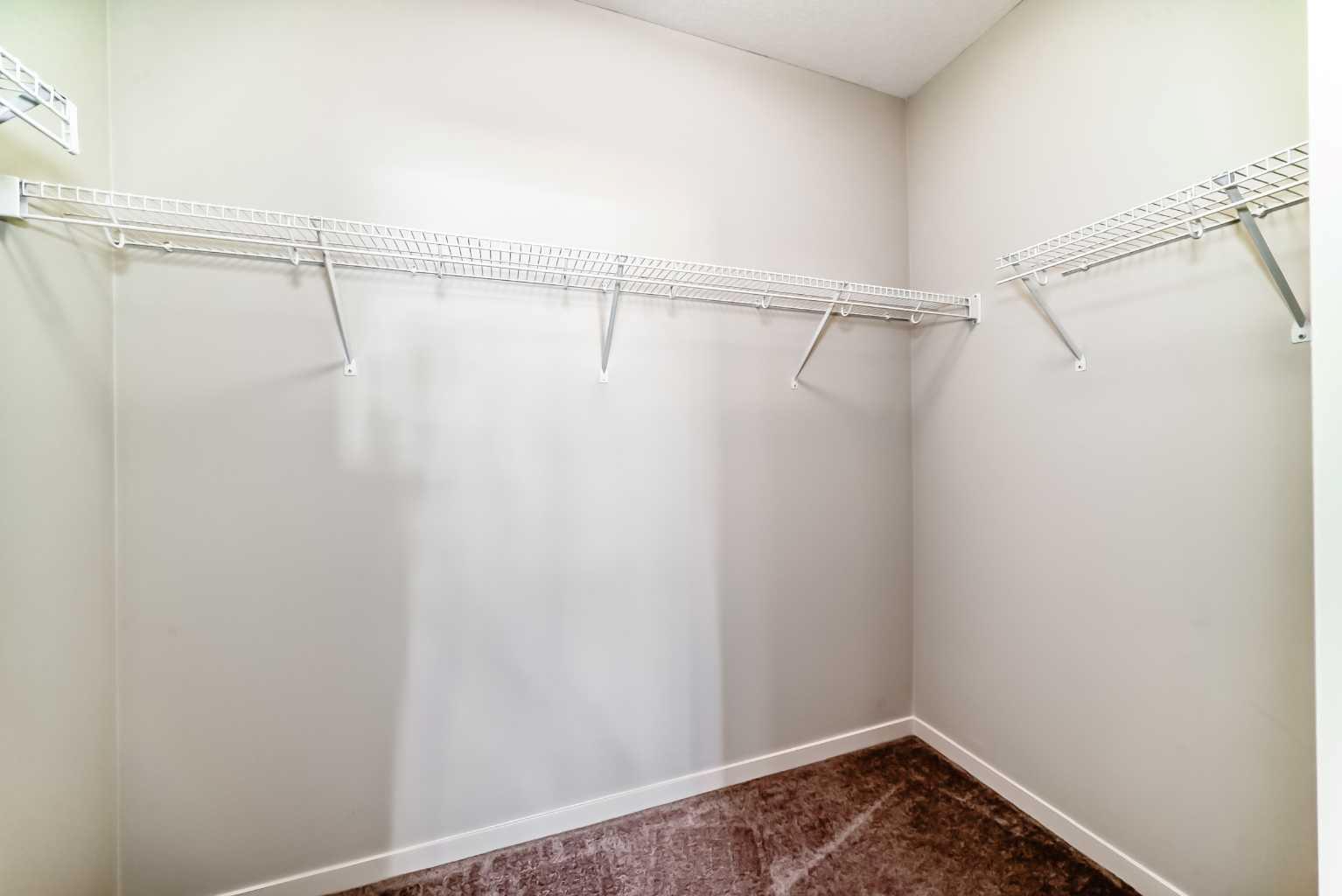 212, 20 Seton Park SE