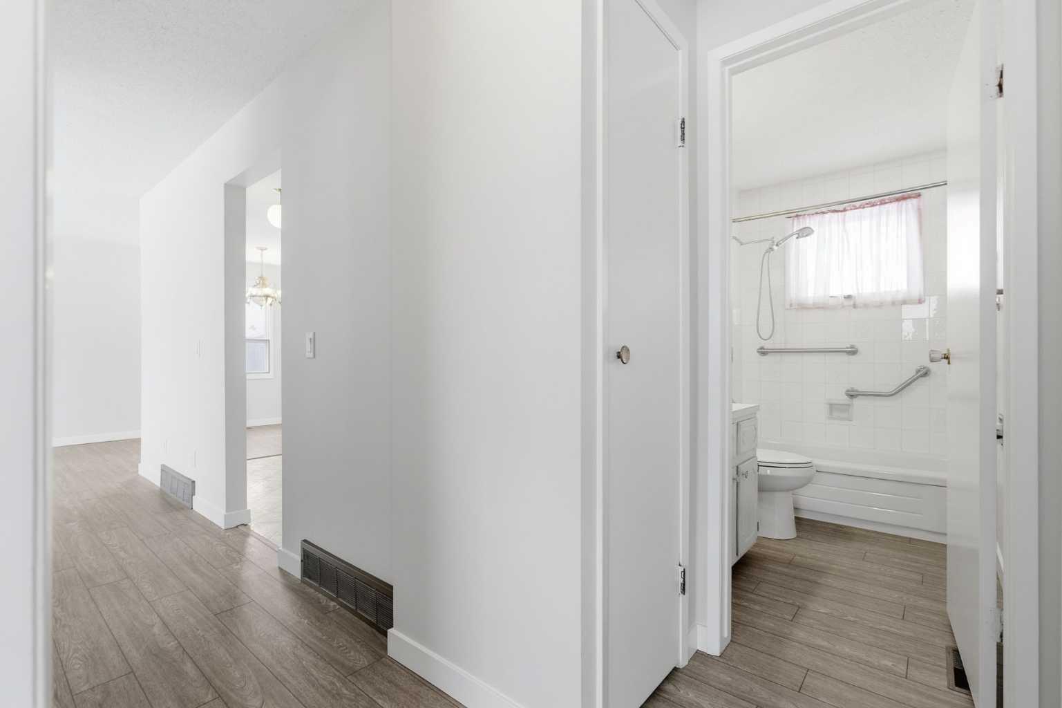 32 Fonda Mews SE