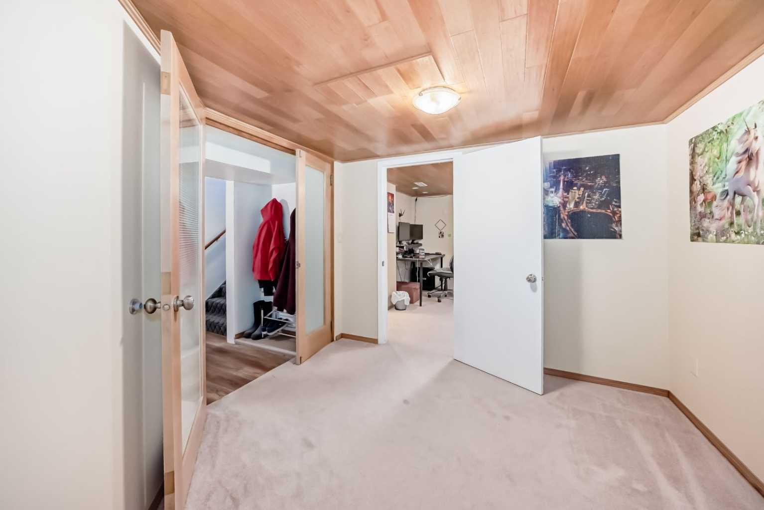 2328 Capitol Hill Crescent NW