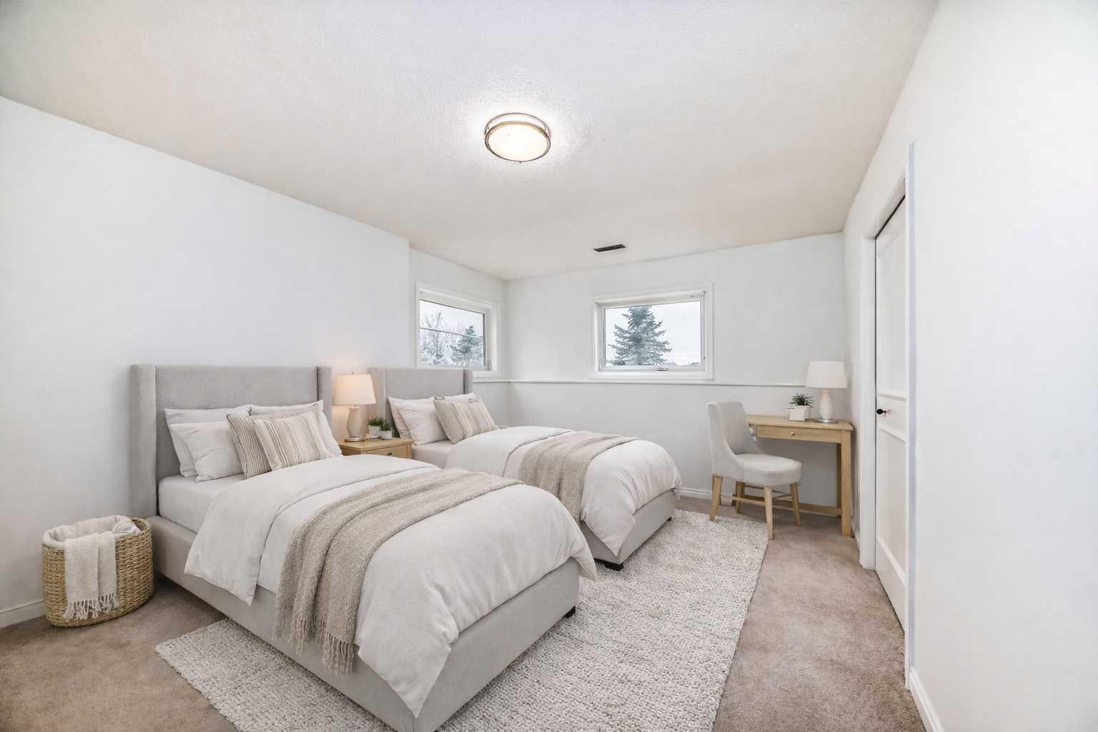 228 Woodside Crescent NW