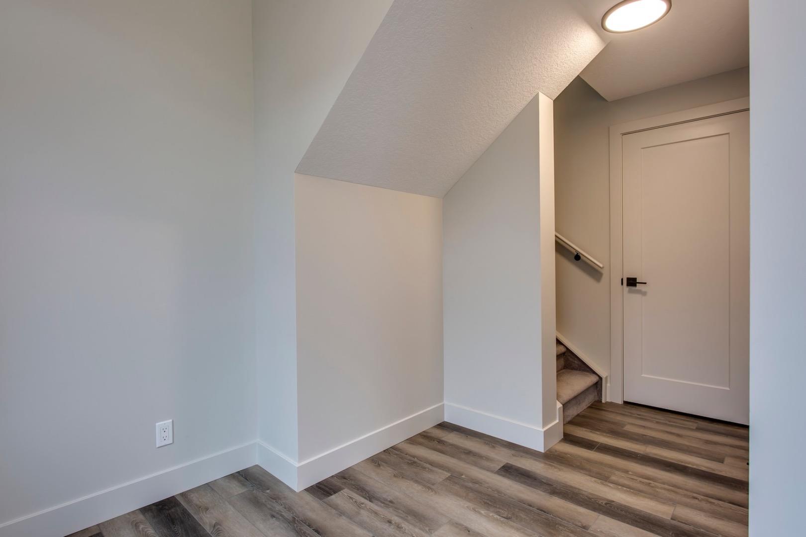 259 Royal Elm Road NW
