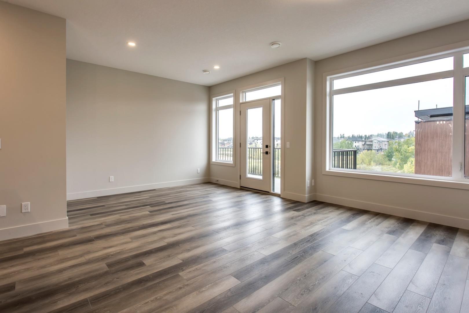 259 Royal Elm Road NW