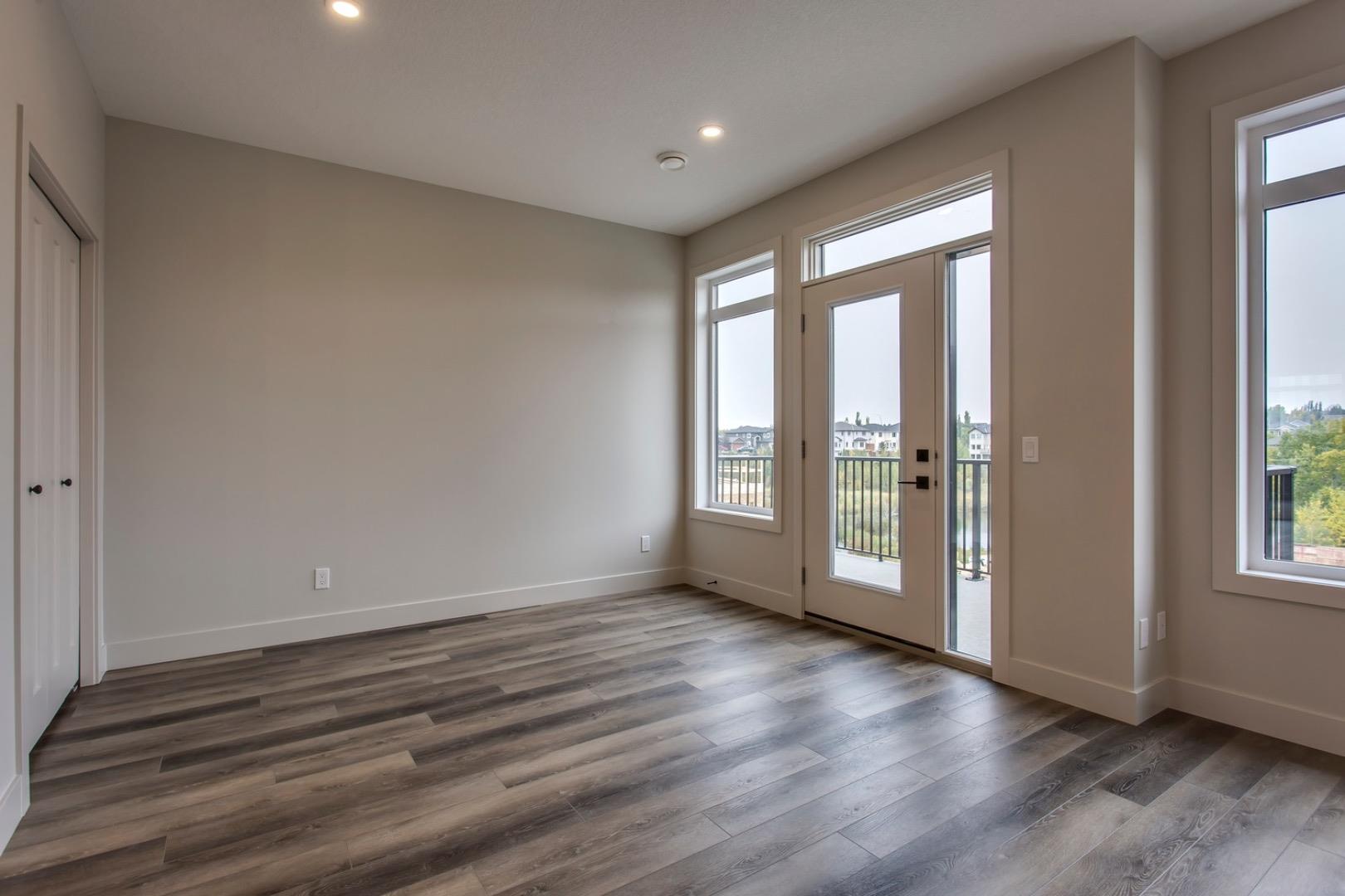 259 Royal Elm Road NW